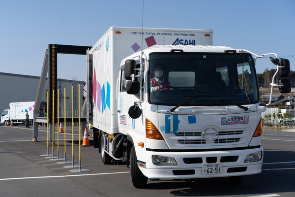 ドックシェルターに入庫する様子